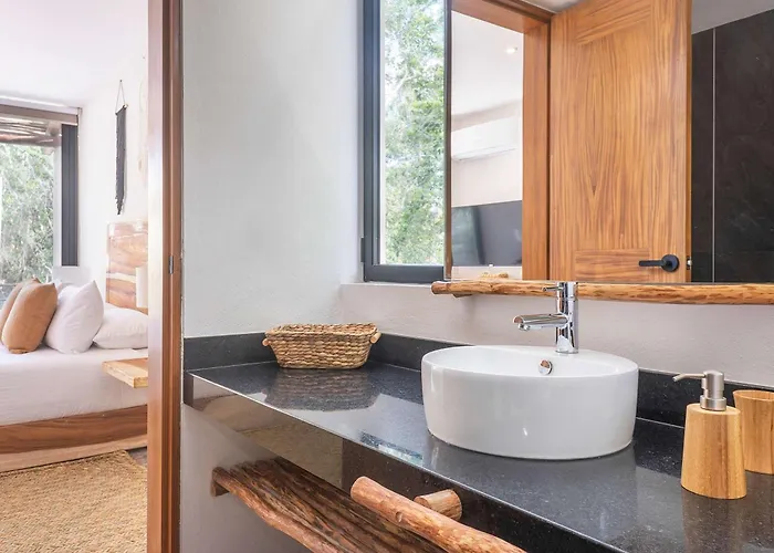 Twin 8br, Concierge, Gated ,jacuzzi, Paddle Court Casa de férias