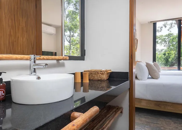 Twin 8br, Concierge, Gated ,jacuzzi, Paddle Court Casa de férias *