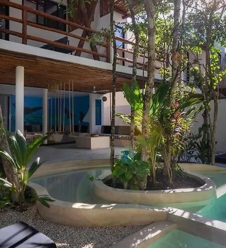 Twin 8br, Concierge, Gated ,jacuzzi, Paddle Court Casa de férias *