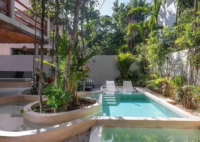 Casa de férias Twin 8br, Concierge, Gated ,jacuzzi, Paddle Court *