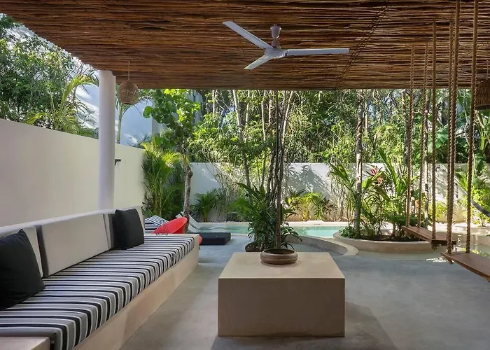 Twin 8br, Concierge, Gated ,jacuzzi, Paddle Court Casa de férias