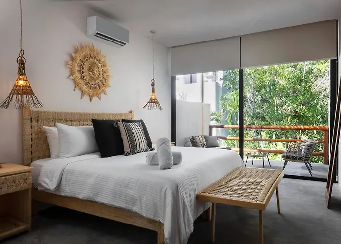 Twin 8br, Concierge, Gated ,jacuzzi, Paddle Court Casa de férias *
